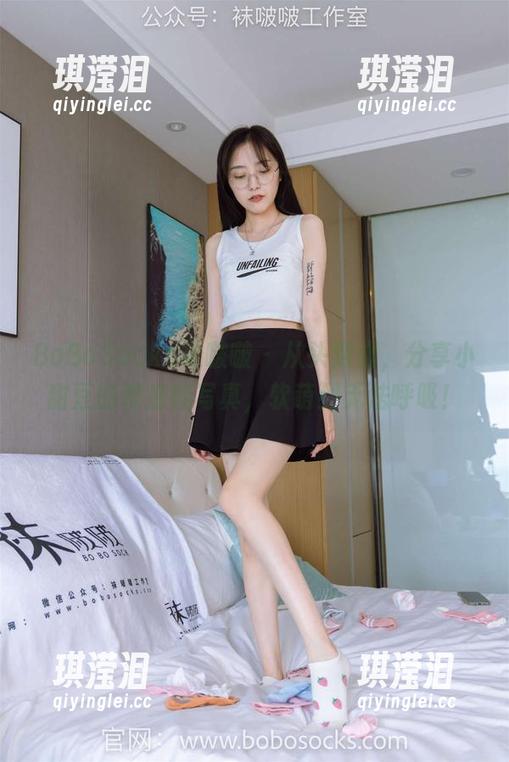 BoBoSocks袜啵啵 - 从头到脚，分享小甜豆的棉拖鞋写真，软萌到无法呼吸！