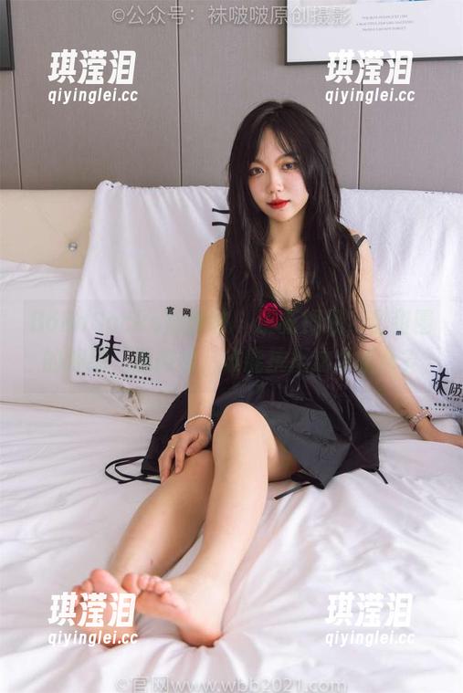 BoBoSocks袜啵啵-甜甜圈 BoBoSocks袜啵啵 - 最新图册,甜甜圈的演绎,厚肉丝,谁能抗拒这个组合?