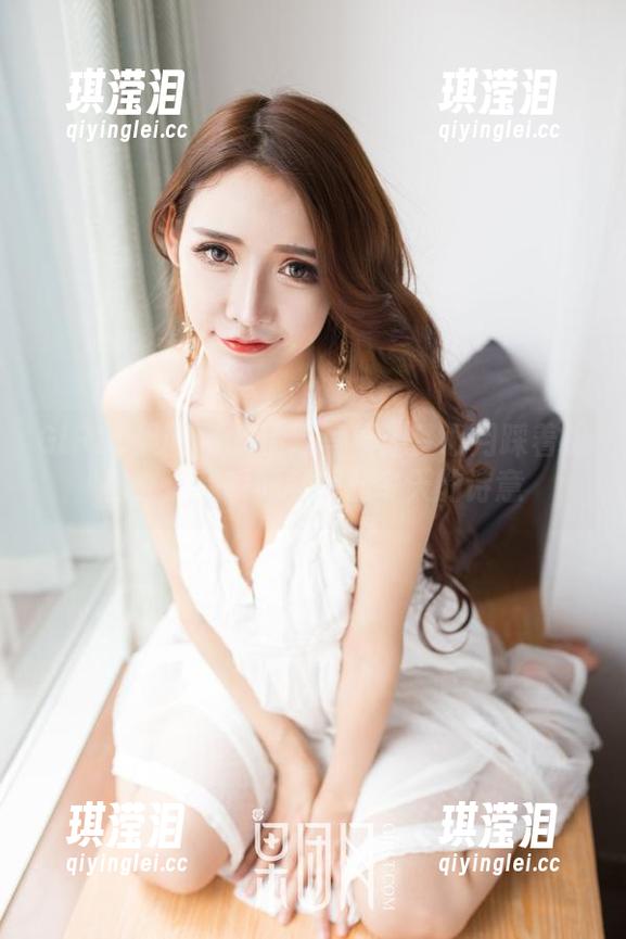 GIRLT果团网 - 精选写真：梦心月踩着棉袜，让我瞬间就想起冬天的诗意