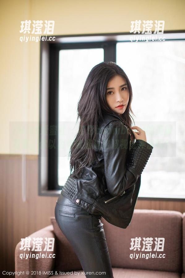 IMiss爱蜜社 - 若彤boomboom的美脚写真，你以为你能逃过这波视觉冲击吗？