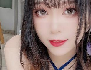 教室里的微妙氛围：Leah梓未的禁忌壁纸合集，装作看不见吧