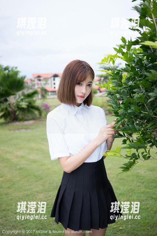 MiStar魅妍社 - 张优ayoyo的黑丝写真，瞥见其中的霎那，真的是让人浑身发热