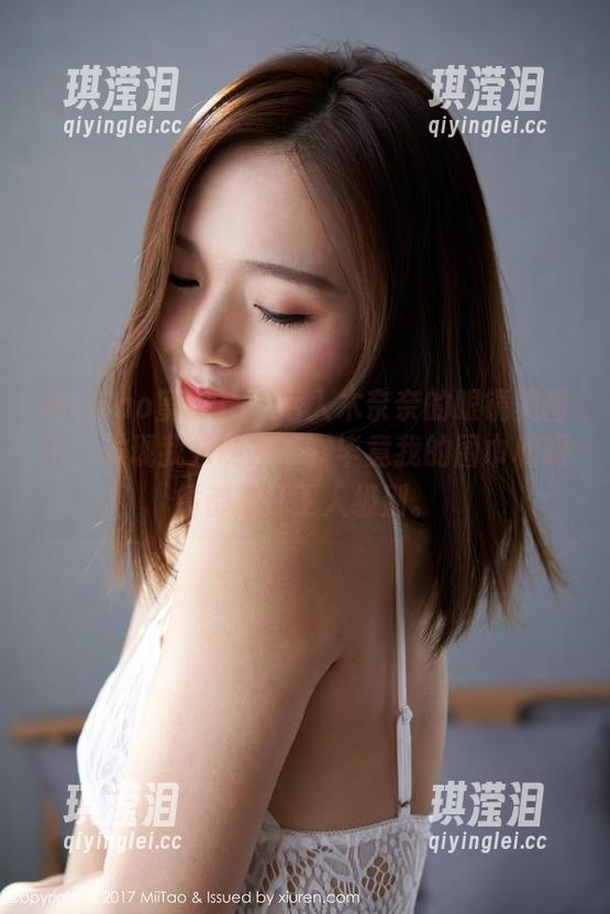 MiiTao蜜桃社-木奈奈 MiiTao蜜桃社 - 潜入木奈奈的眼镜美图中,发现我只能羡慕,毕竟我的围巾和眼镜都是打工人级别。