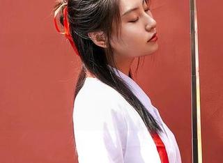 MiiTao蜜桃社 – 看米琪MIKI的最新写真,虽然是少女,但心里的小放肆也忍不住哇。