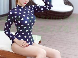 TGOD推女神 – 施忆佳Kitty酱的《户外》作品:这简约风也太抓人了吧!不想看都难。