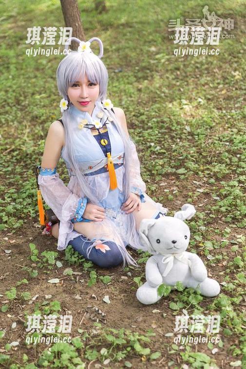TouTiao头条女神-杨漫妮 TouTiao头条女神 - 高清写真,有点阿拉蕾的气质,也有点杨漫妮的小心思