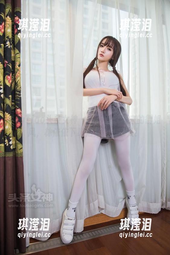 TouTiao头条女神-林依依 TouTiao头条女神 - 一张图片涌来的御姐风,林依依下载后更让人意外!