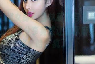 TuiGirl推女郎 – 当林萌萌与礼服相遇,所产生的写真分享竟然让我琢磨人生的意义,哈,疯了。