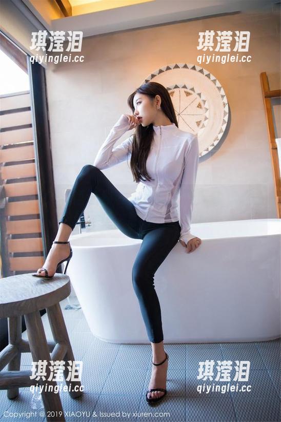 XIAOYU语画界-徐莉芝 XIAOYU语画界 - 在网盘上翻到徐莉芝的肉丝写真,意外的收获啊!
