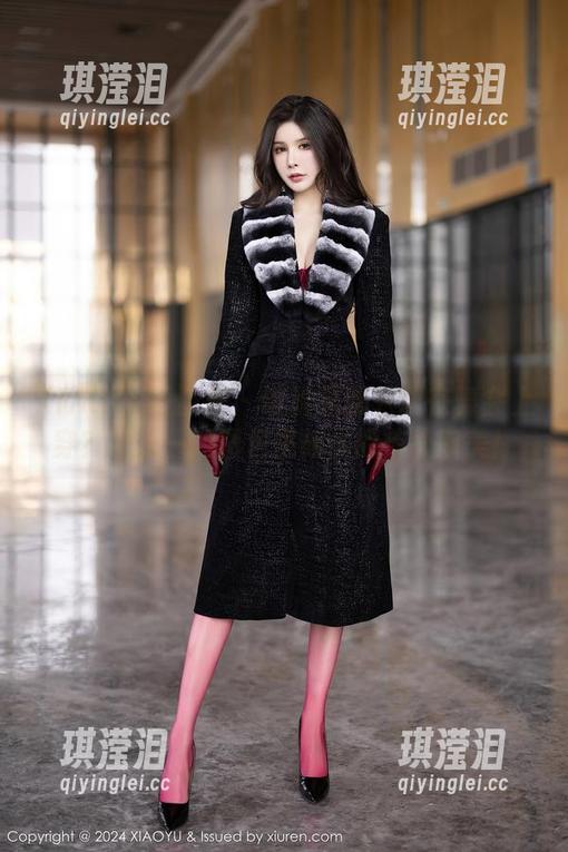 XIAOYU语画界 - 谁说礼服只能在舞会上穿？林乐一的图包挑战你的传统审美！