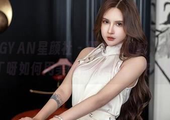 XINGYAN星颜社 – 照片未删减，看王俪丁呀如何用美腿照亮我的下午小憩