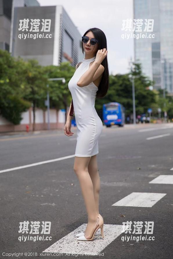 Xiuren秀人网 - 浴缸版FoxYini孟狐狸，等不及看她的写真集更新，水汽朦胧中藏了啥？