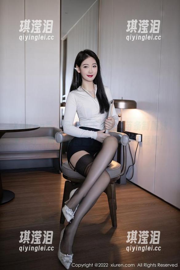 Xiuren秀人网-九千柒柒 Xiuren秀人网 - 九千柒柒,苗条制服妹子走红,网盘截图量产中…快来下载吧!
