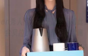 Xiuren秀人网 – 家里居然有如此美好,余贝拉bella的图包带你瞧