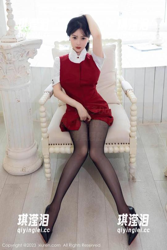 Xiuren秀人网-养乐多Doll Xiuren秀人网 - 养乐多Doll的眼镜套图,不仅仅是眼镜,眼神传递出来的微妙情愫,有点感触。