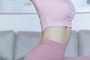 Xiuren秀人网 – “拍黄瓜girl”的美足图包忍不住看了好几遍，真的很柔软、很吸引目光。