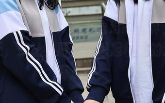 Xiuren秀人网 – 是小逗逗的写真,明明是夏天,却让我时不时想起秋天的遗憾,有点怪。