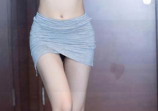 Xiuren秀人网 – 林文文的写真，油亮得让人恨不得在屏幕上滑几下，无圣光加持大翻车！