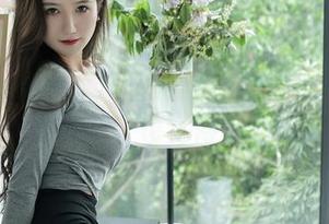 Xiuren秀人网 – 嗯…萌白酱的泳衣写真，没有光的加持，也觉得别有一番滋味。