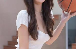 Xiuren秀人网 – 睡衣写真里的黄婧GIGI：难道打算让我失眠不成？