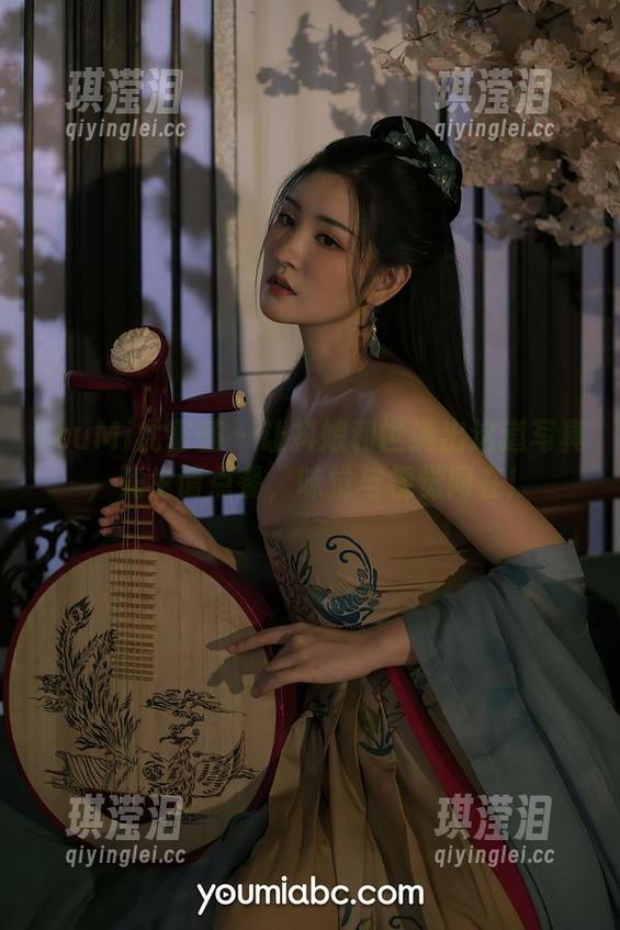 YouMi尤蜜荟-抖娘利世 YouMi尤蜜荟 - 让抖娘利世端出这道写真,先生请点餐,味觉与视觉同在!