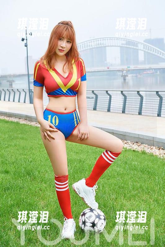 YouMi尤蜜荟-田冰冰 YouMi尤蜜荟 - 透过田冰冰的眼睛,揭开一个不完全透明的写真图集,谁在闪躲?