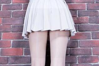 beautyleg – Leonie的高清图册,油亮得像是经过精心处理的广告照,嗯…是不是有点太过了?