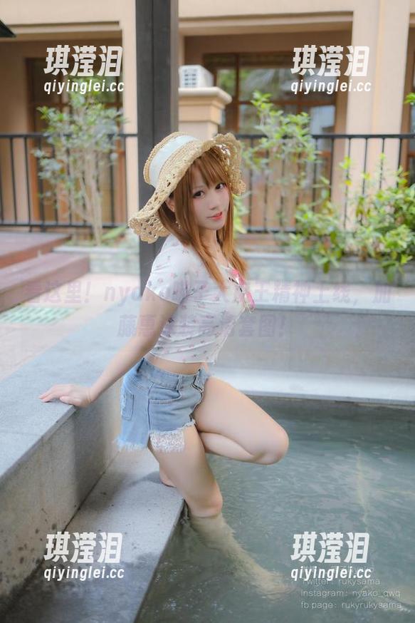 看这里！nyako喵子大魔王精神上线，加藤惠泳装高清套图！