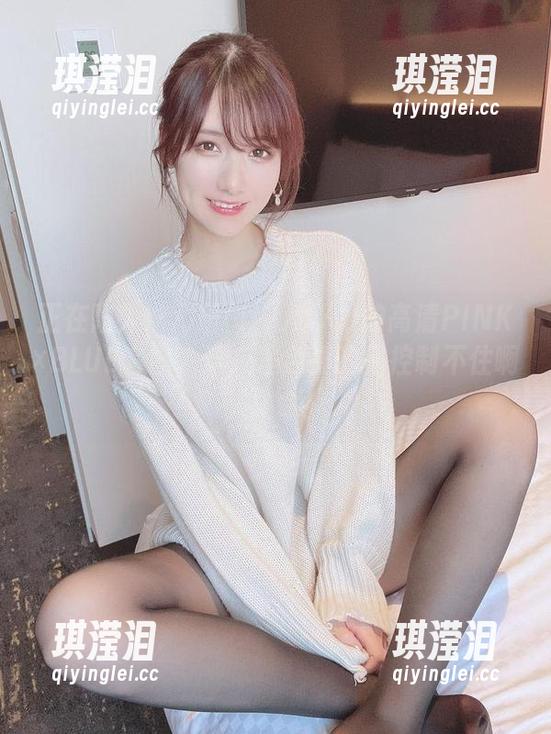 正在陷入けん研(けんけん)的高清PINK×BLUE套图，这反差色真的是控制不住啊，救命！