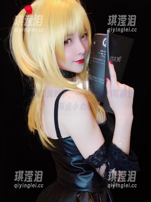 一小央泽 在白衬衫的掩映下,一小央泽的写真分享有点小心机