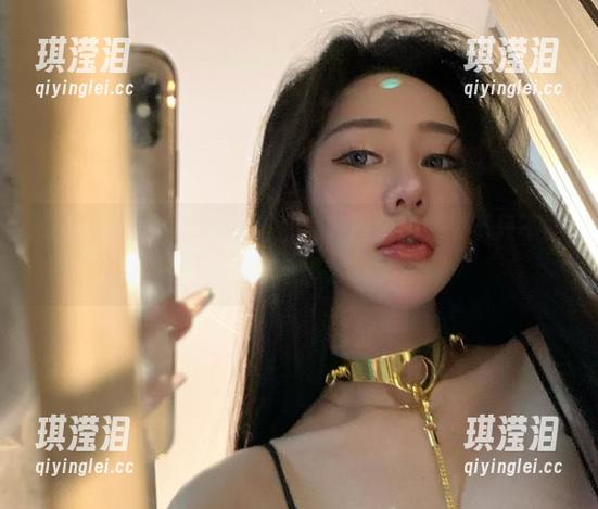不爱笑的赛琳 微密圈 - 不爱笑的赛琳的最新图集更新,不只不过是秘书形象那么简单。