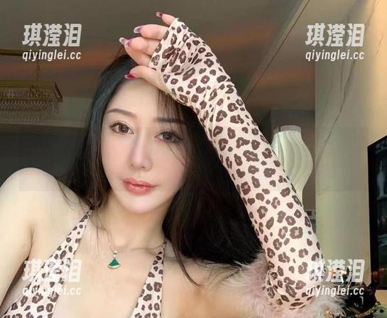 不爱笑的赛琳 微密圈 - 图库分享不爱笑的赛琳的连体衣,今天你穿了吗?