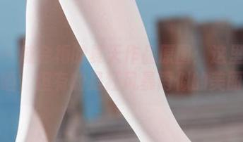 丽柜 – 戚会梅的夏天作品原图：这里没有防晒，但有的是狂风暴雨似的美丽！