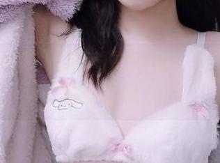 摸摸黑蝴蝶，你夏夏的图包，下载之后能好好看吗？