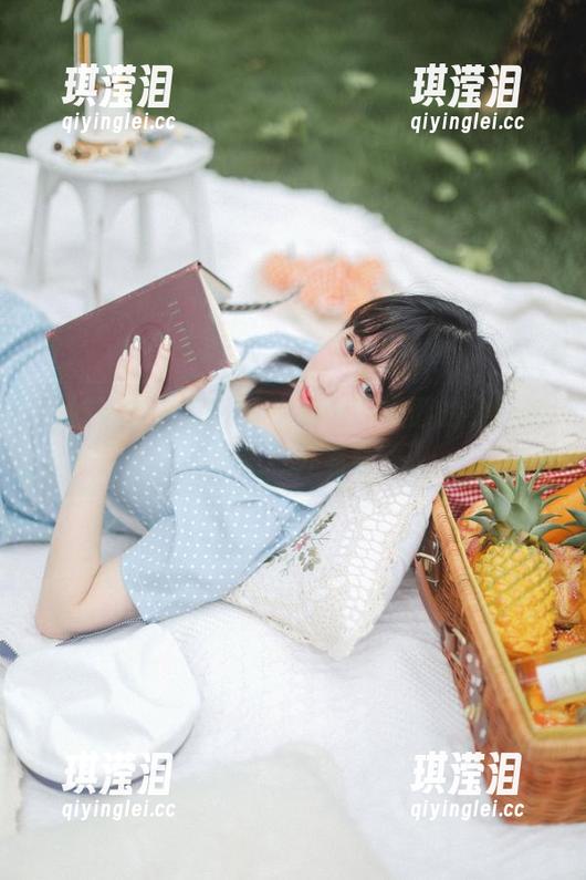 依依超级懒 妹妹写真走心分享,依依超级懒的小脑洞真是意外有趣