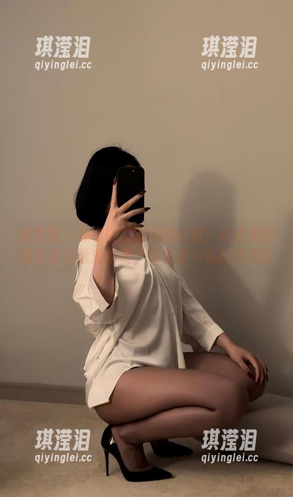 保守的二舅妈 微密圈 - 保守的二舅妈的红裙:这才是我的写真资源清单里,最值得一看的款式呀