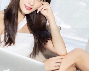 克拉女神 – 看完嘉萌的体操服图包,突然想买块瑜伽垫了!