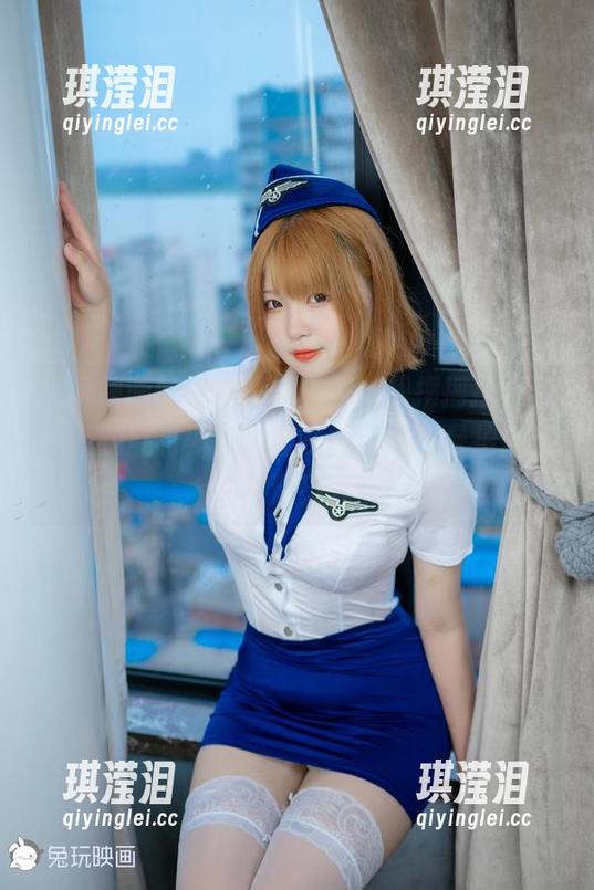兔玩映画 兔玩映画的包臀裙写真集:裙摆摇摇,看一看到底有多少自恋时刻,关键是拍得漂不漂亮。