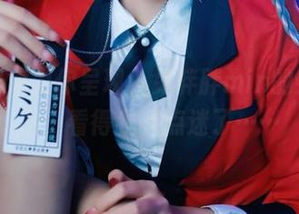 私房图集为你呈现，兔胖胖min的柴郡礼服，看得我有点迷了……