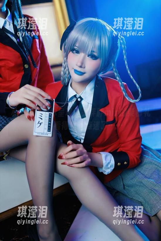 私房图集为你呈现，兔胖胖min的柴郡礼服，看得我有点迷了……