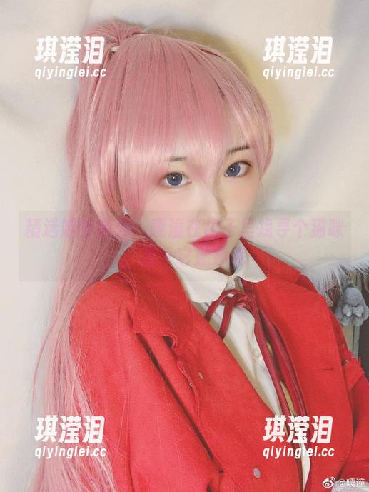 精选婚纱系列：嘎潼在裙子里找寻个猫咪，万一它愿意呢