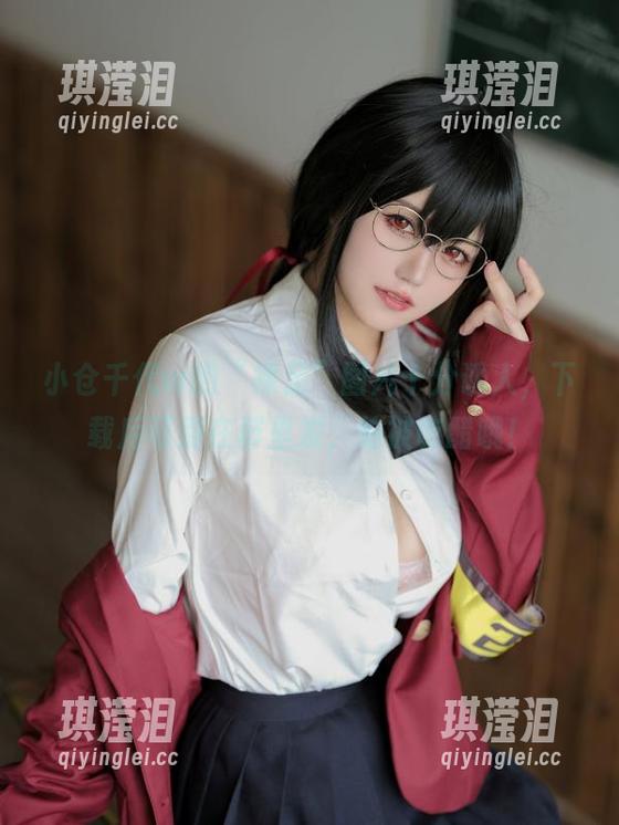 小仓千代w 小仓千代w的“裸足”图片十分诱人,下载后可别在群里发,怕被吃醋哦!
