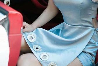 尤果网爱尤物 – 大家快来看尹菲的美腿，高清美图，腿上还隐隐约约有小心思？