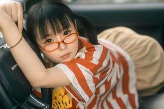 幼水铃衣的浴缸，cos的姿态看起来简单，资源却让人心神荡漾，这算是新风格吗？