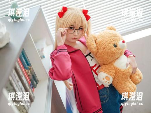 幼水铃衣 在幼水铃衣的作品中,看初音未来的样子,真是欢乐啊,资源好像快乐无限。