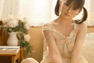 幼水铃衣的JK写真，下载前请自备纸巾，哈哈！