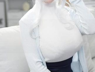 最新来了！幼爱youmeko裸足十足有气场，才发现这个姿势竟然这么妙
