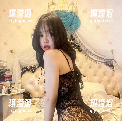 张鑫baby 微密圈 - 不同寻常的张鑫baby居家套图更新,这姿态,不过于放松吗?