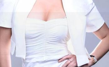 推女郎 – 体操服也能发光…星辰的无圣光风格,在图片中透出来的却是让人一抖的直觉。