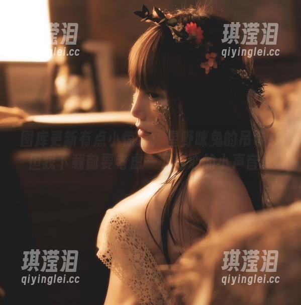 星野咪兔 图库更新有点小惊喜:星野咪兔的吊带!但我下载前要考虑一下内心的小声音。